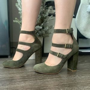Steve Madden strappy heel
